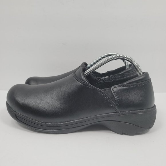 Mozo Forza Oil Slip Resistant Traction Women's Black Leather Clog US Size 9 NWT - Picture 2 of 8